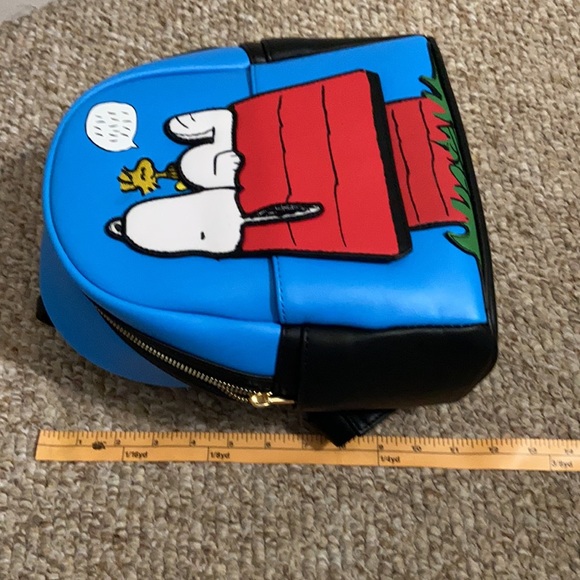 🎉Host Pick🎉 NWOT Peanuts Loungefly Limited Edition Backpack - Picture 3 of 11